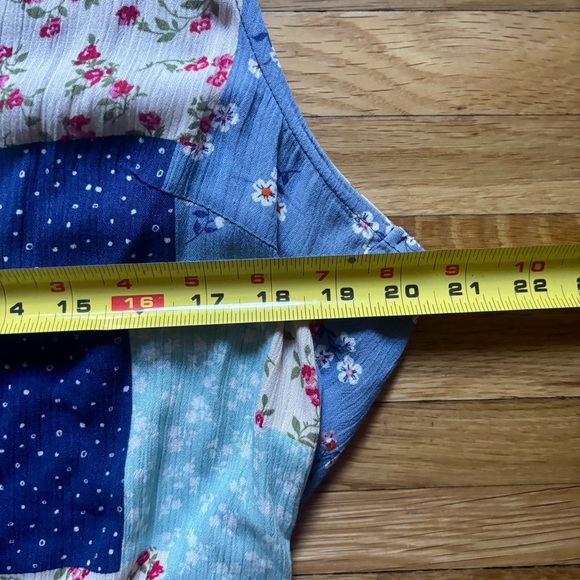 Patchwork Pattern Blue Floral Cottage Print Womens Top Size L Cottagecore Boho - Picture 6 of 8